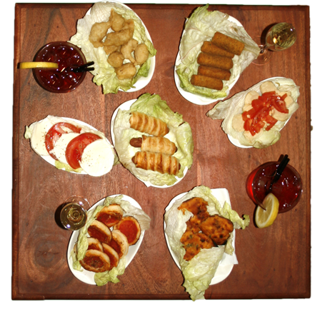 Tavolo imbandito con l'aperitivo Top Orange